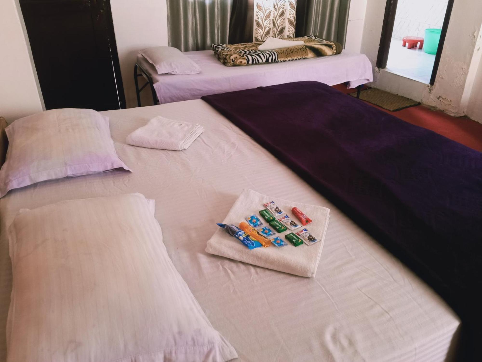 Hotel Debbhumi Regency Sāngla Zimmer foto